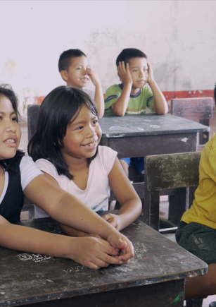Fotograma del cortometraje Nuimiakir nuimiamu (Aprendiendo educación)
