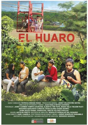 5 mujeres con un bosque y un teleférico al fondo