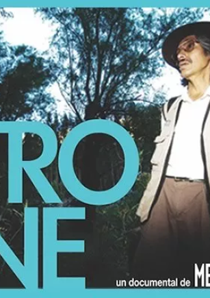 El director de película Lalo Parra, con sombrero.